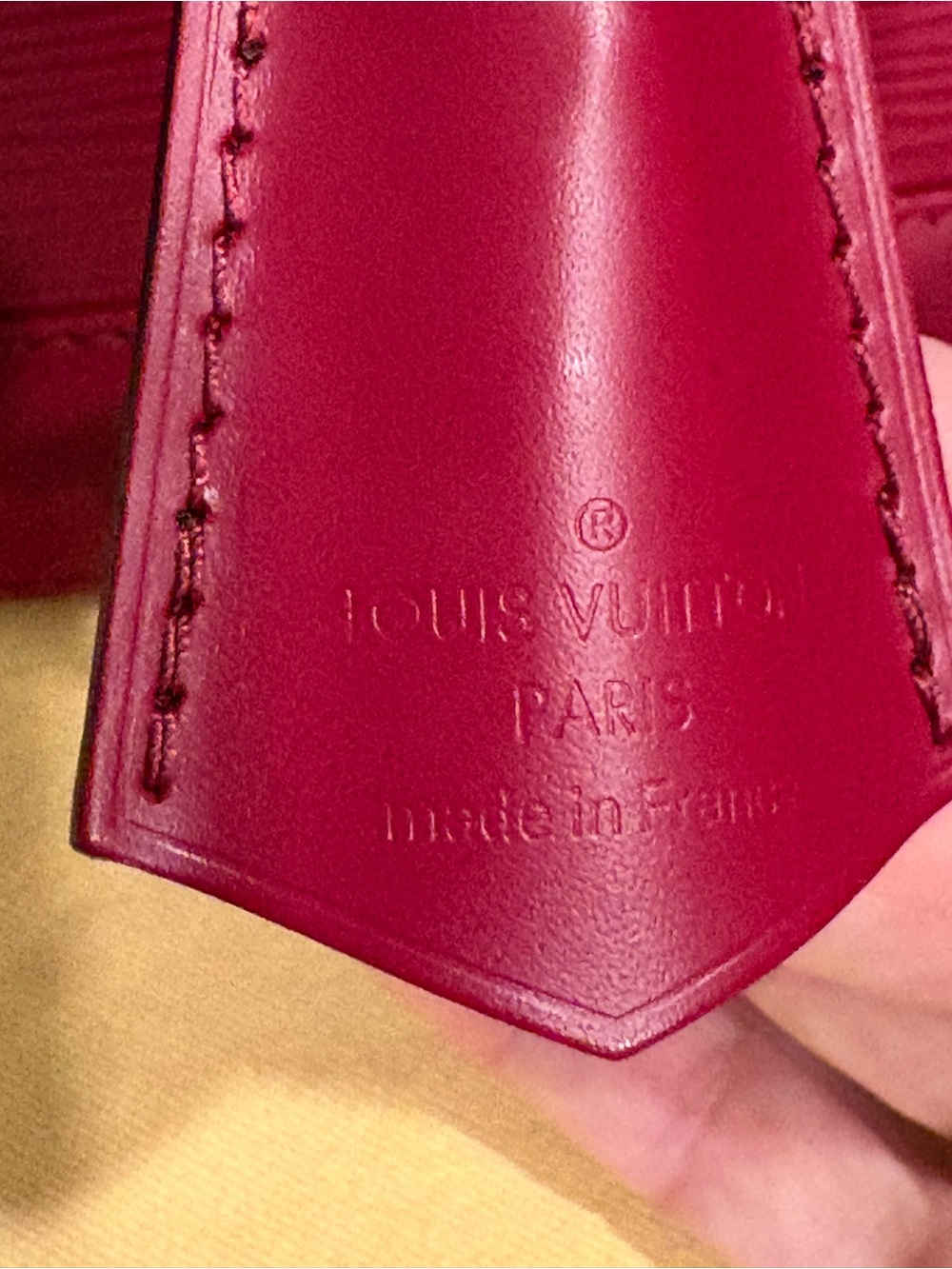 Louis Vuitton Alma PM Epi Fuchsia Satchel Top Handle Bag - Excellent condition - Picture 9 of 16